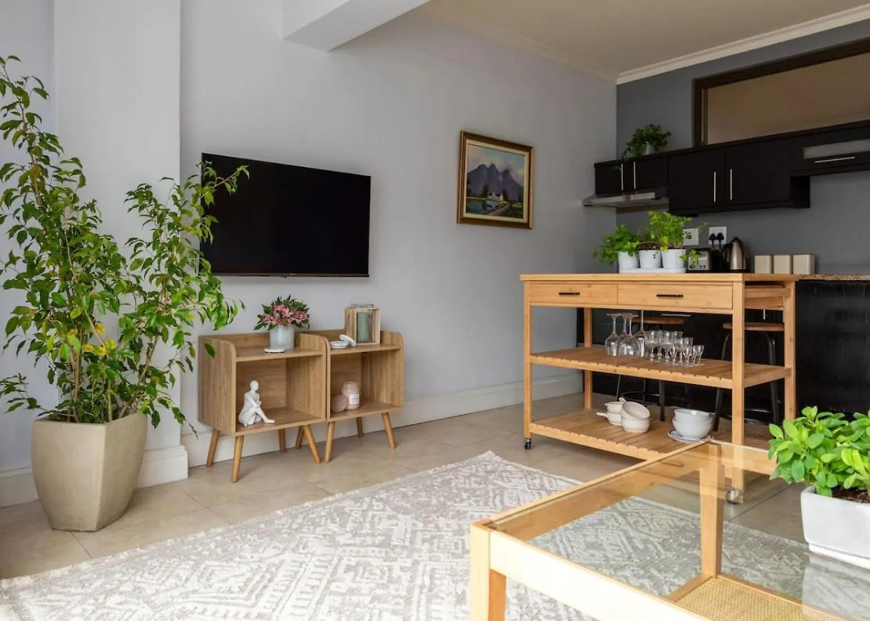Cozy Corner Apartment Le Cap